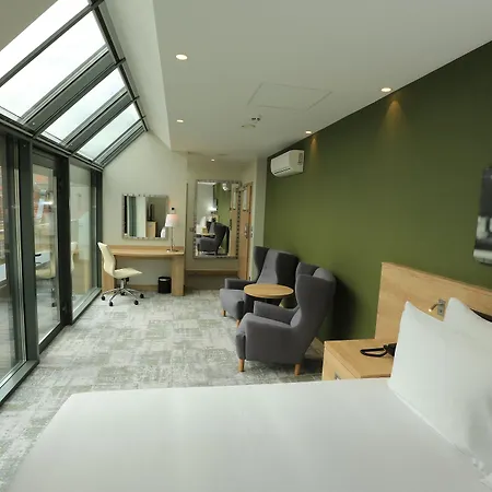 Szálloda Hampton By Hilton Old Town 3*