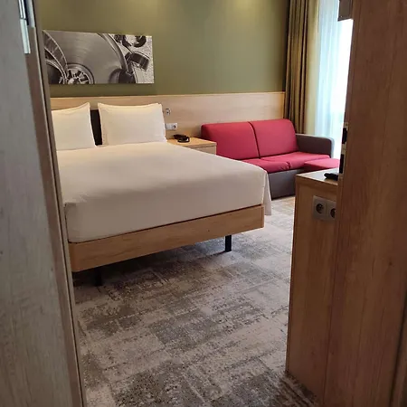 Hampton By Hilton Old Town Hotel 3*