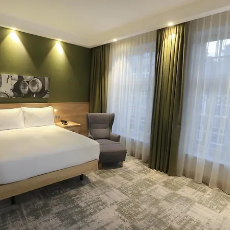 Hampton By Hilton Old Town 3*