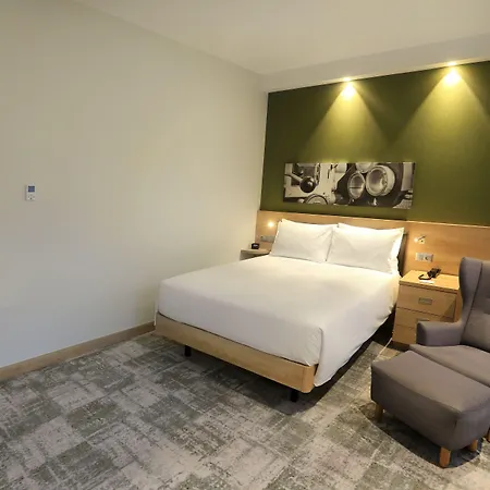 Hotel Hampton By Hilton Old Town 3*