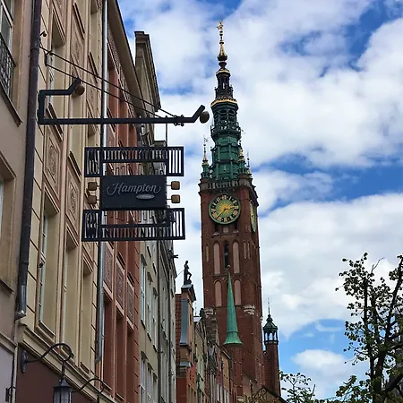 Hotel Hampton By Hilton Old Town 3*