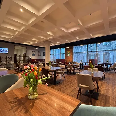 Hotel Hampton By Hilton Old Town 3*