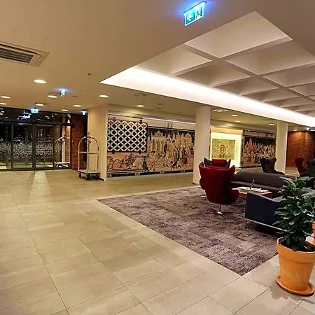 Hampton By Hilton Old Town Hotel