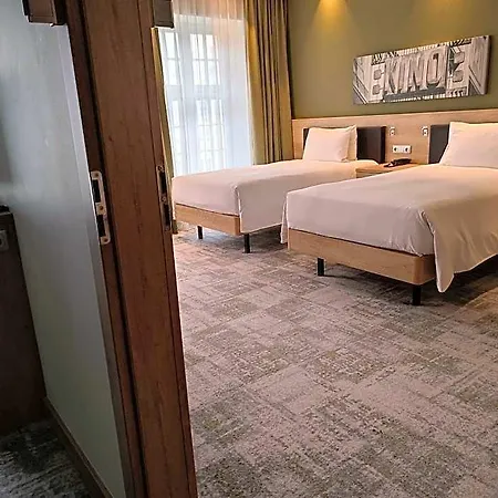 Hampton By Hilton Old Town 3*