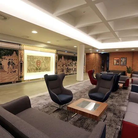 Hampton By Hilton Old Town 3*