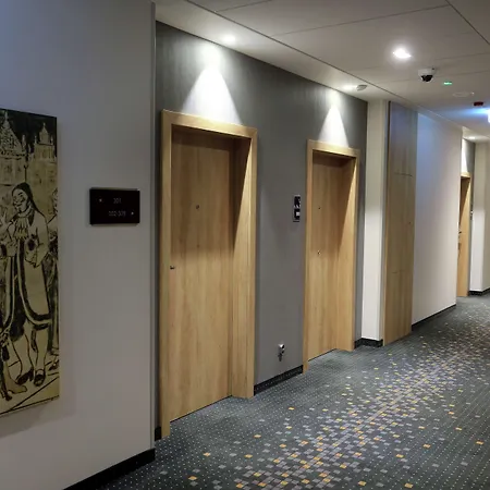 Hampton By Hilton Old Town 3*