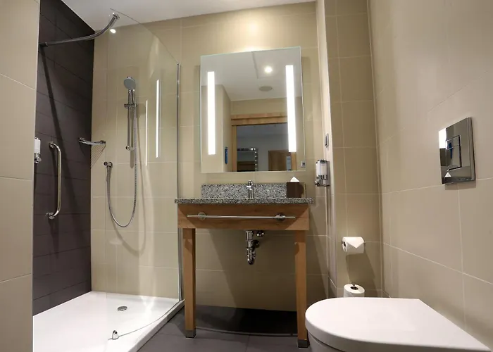 Hotel Hampton By Hilton Old Town 3*