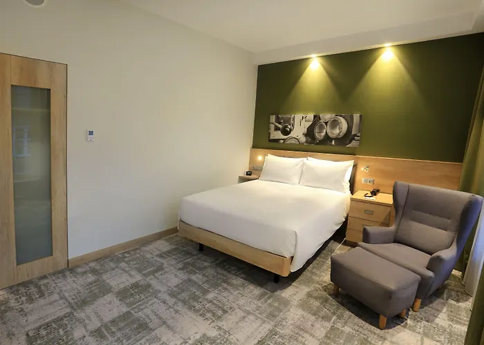 Hotel Hampton By Hilton Old Town 3*