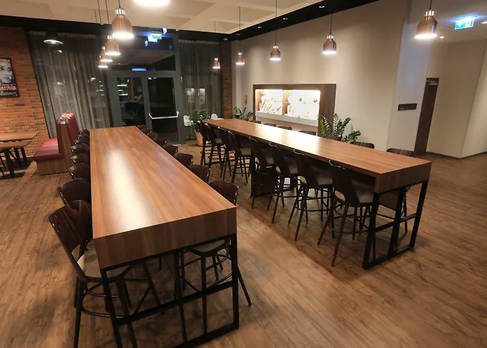 Hotel Hampton By Hilton Old Town 3*