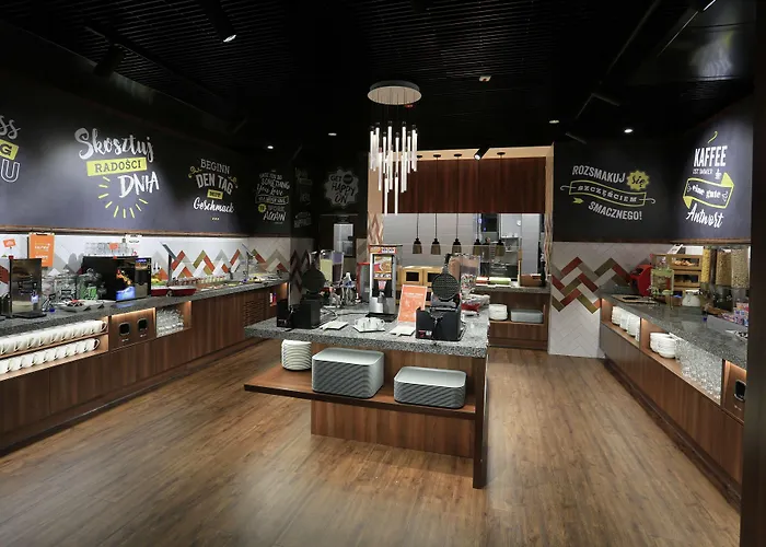 格但斯克老城希尔顿汉普顿酒店 3*