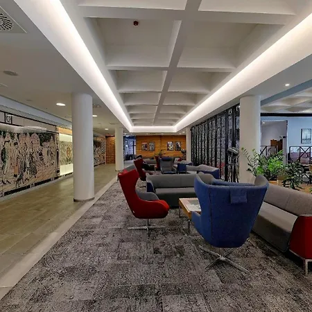 Hampton By Hilton Old Town 3*